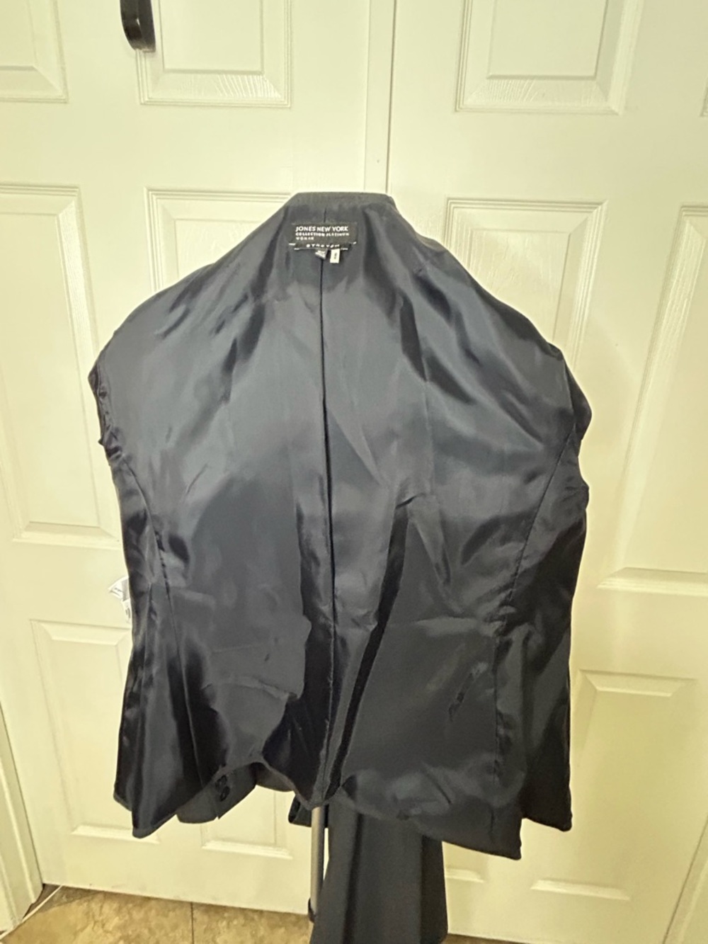Jones New York Women's Charcoal Gray Two-Button Skirt Suit - Picture 3 of 7
